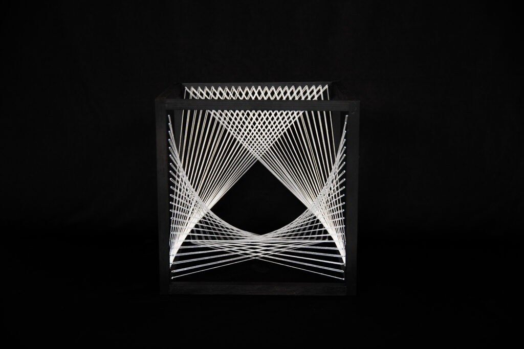 STRINGS_Lea_Dekara_Final_Web_4 STRINGS_Lea_Dekara_Final_Web_4